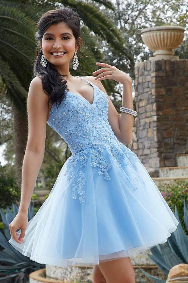 Cute V Neck Short Homecoming Dress With Lace Appliques WD201