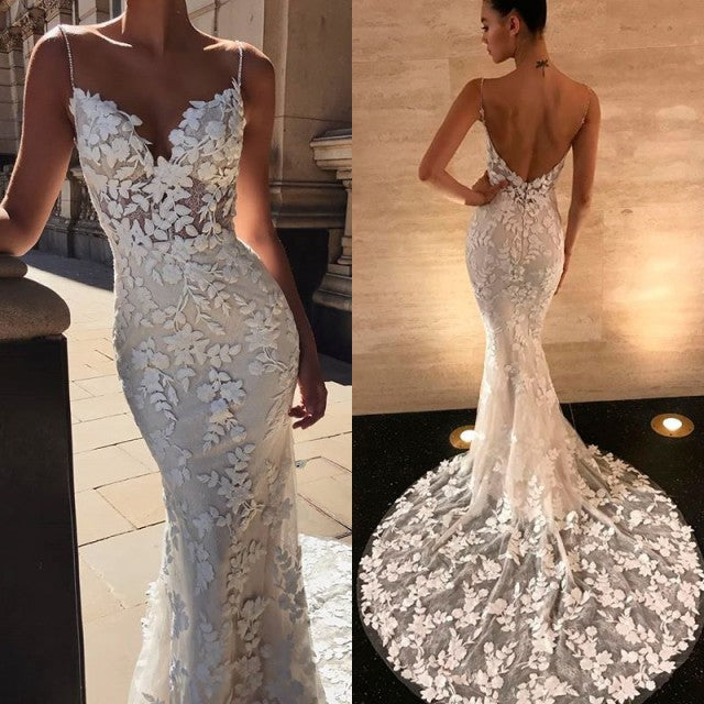 
                      
                        Spaghetti Strap Backless Long Mermaid Wedding Dress with Lace Appliques
                      
                    