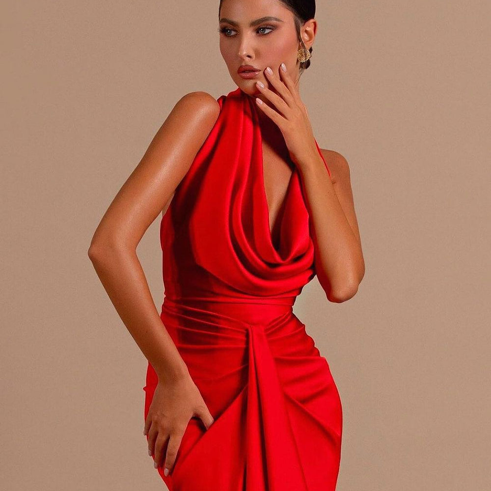 
                      
                        Red Halter Open Back Long Sleeveless Mermaid Prom Dress
                      
                    