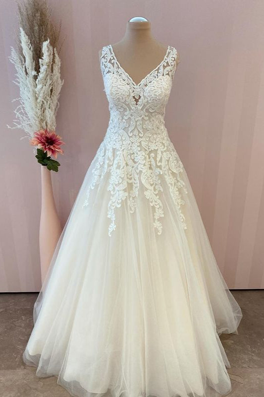 Classy Sweetheart Backless A-Line Floor-Length Tulle Wedding Dress with Lace Appliques