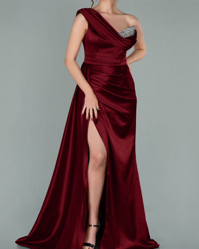 
                      
                        Burgundy Elegant One-Shoulder V-Neck Mermaid Prom Dress with Split and Sequins
                      
                    