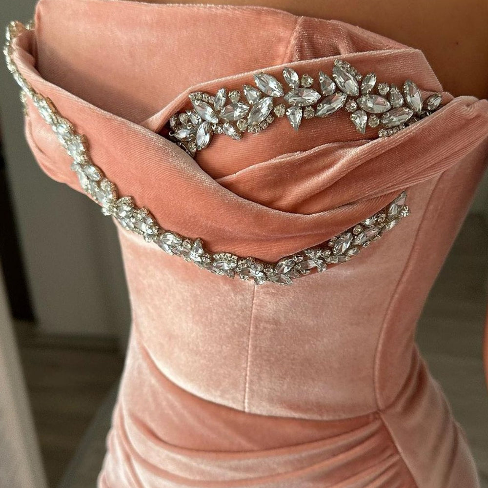 
                      
                        Pink Velvet Strapless Sleeveless Prom Dress with Beadings and Slit
                      
                    