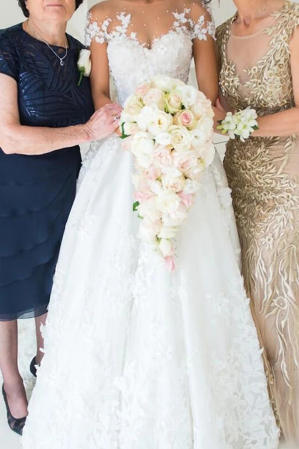 
                      
                        Gorgeous Jewel Neck Beaded Wedding Dress with Tulle and Lace Appliques
                      
                    