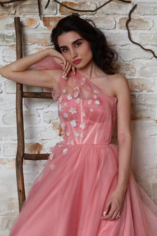 
                      
                        Gorgeous One-Shoulder Sleeveless Tulle Prom Dress with Appliqu¨¦s
                      
                    