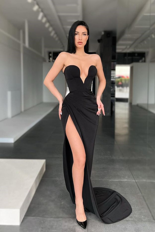 Elegant Black Sweetheart Mermaid Evening Gown with Sultry Split