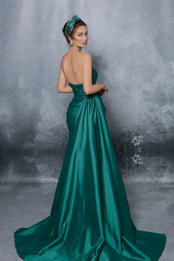 
                      
                        Elegant Blue Sleeveless Strapless Prom Dress with Pleated Slit
                      
                    