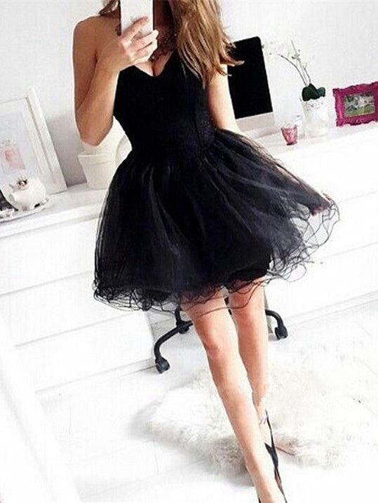 Elegant Sweetheart Little Black Dress Short Tulle Homecoming Dress