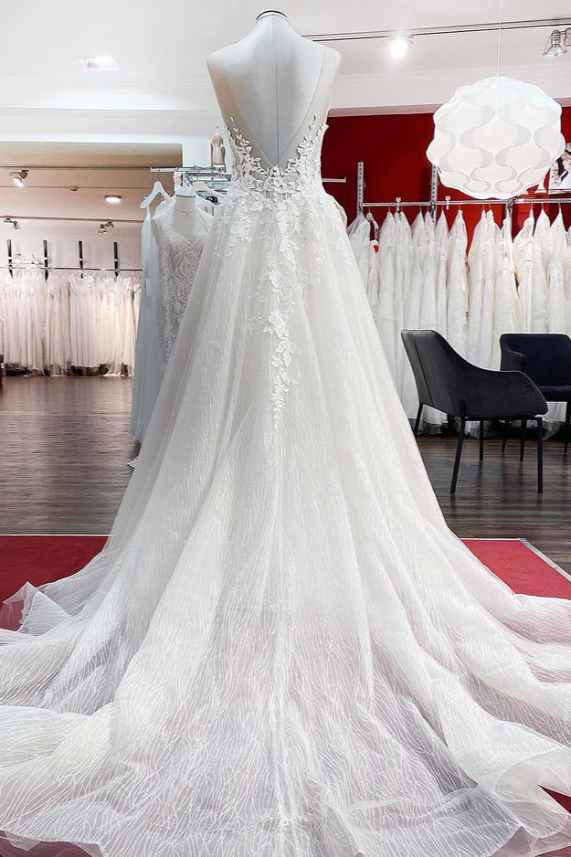 
                      
                        Sleeveless Jewel Neck Long A-Line Tulle Wedding Dress with Ruffles and Lace Appliques
                      
                    