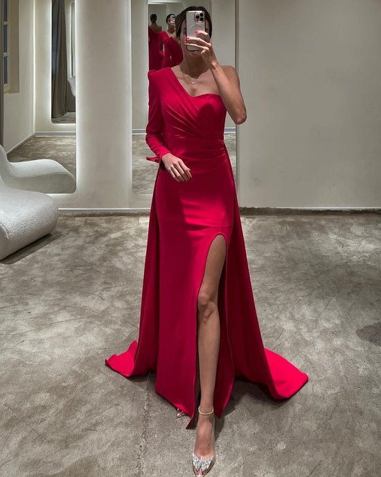 Elegant Red One-Shoulder Prom Dress with Front Split Court Mermaid Style