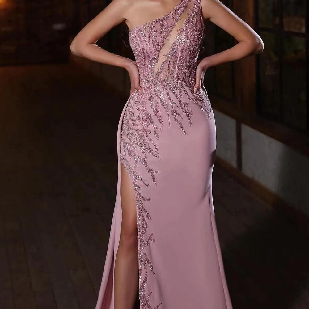 Glamorous Mermaid Prom Dress with Elegant One-Shoulder Applique and Daring Split