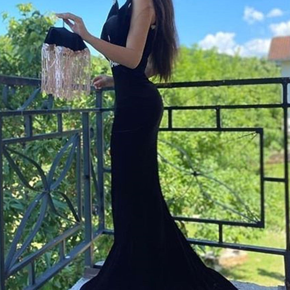 
                      
                        Halter Velvet Mermaid Evening Gown Side Split Prom Dress
                      
                    