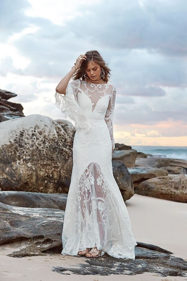 
                      
                        Long Sleeve Illusion Neck White Lace Beach Wedding Dress
                      
                    