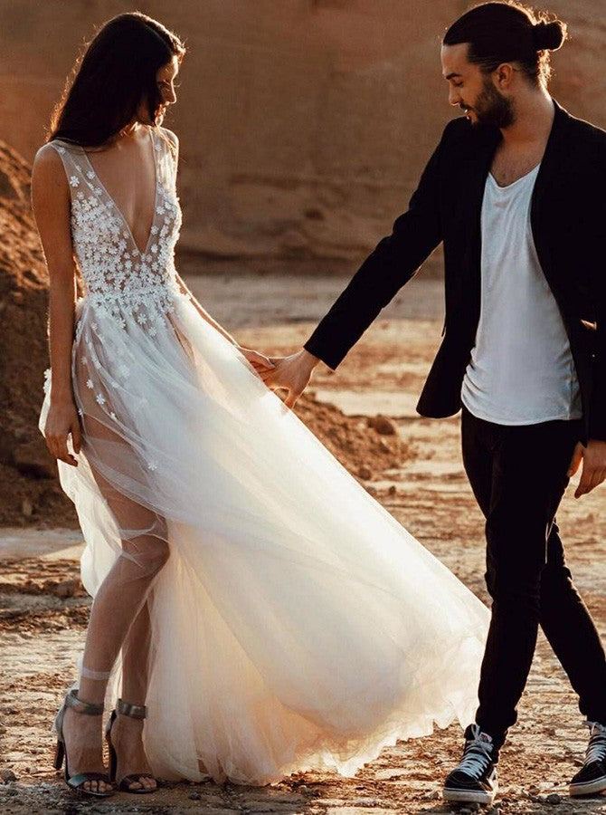 
                      
                        Sexy V-Neck Sleeveless Wedding Dress On Sale | Long Lace Appliques Tulle Wedding Reception Dress
                      
                    