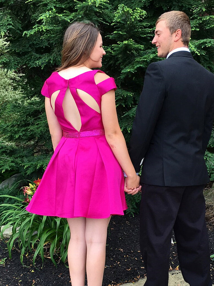 
                      
                        Simple Off Shoulder Fuchsia Satin Short Prom Dresses, Off Shoulder Fuchsia Formal Graduation Homecoming Dresses
                      
                    