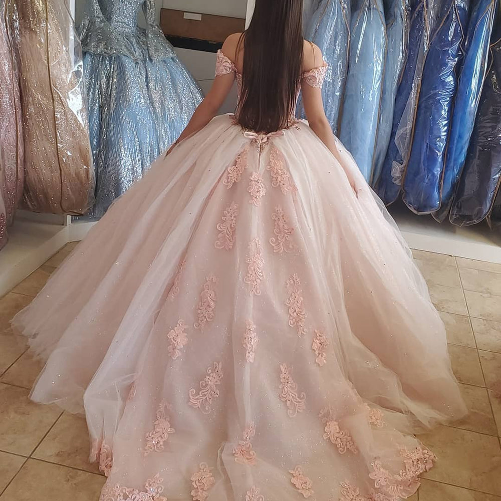 
                      
                        Sparkly Ball Gown Sweetheart Pink Lace Prom Dress With Rhinestone
                      
                    