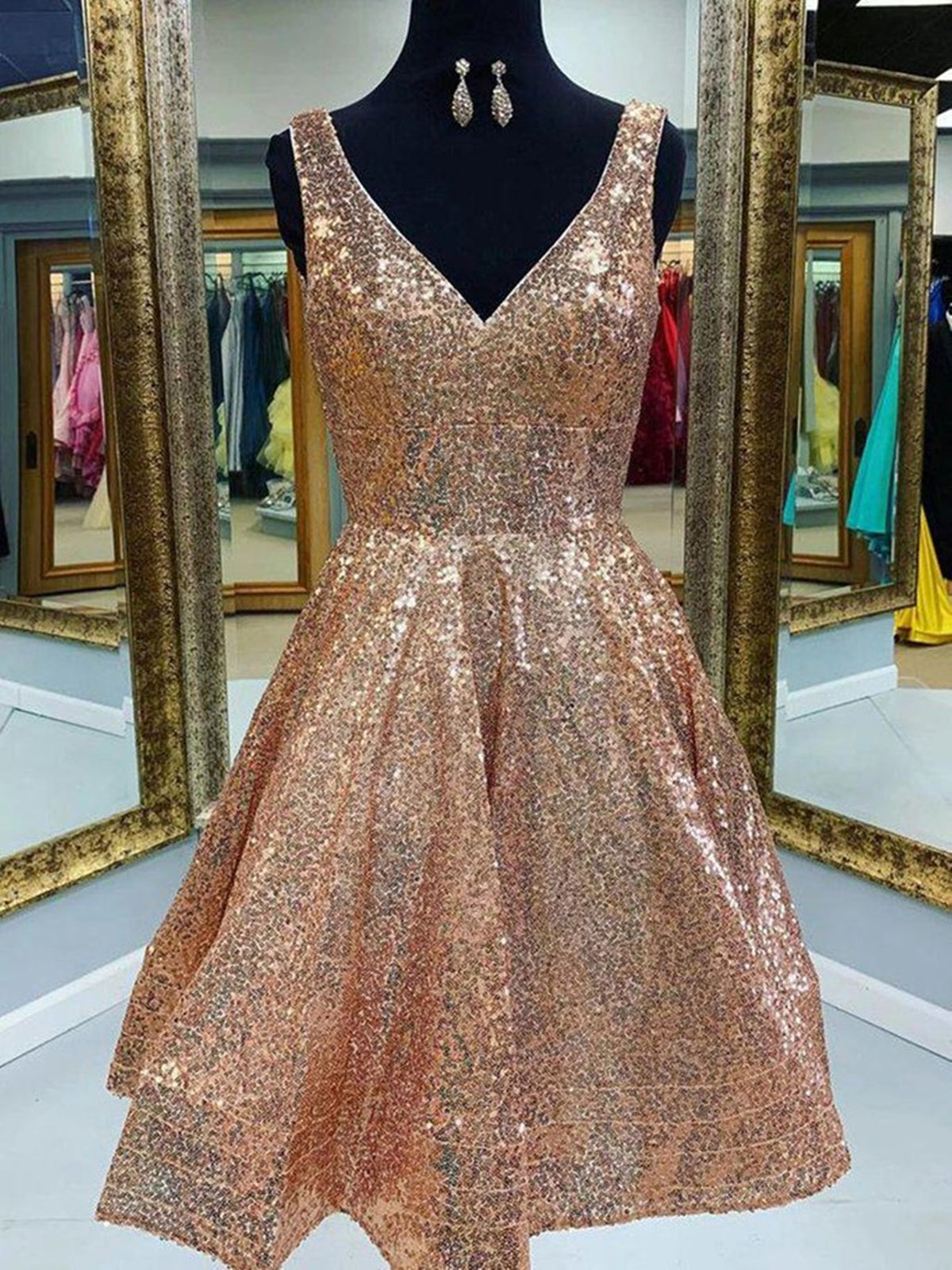 V Neck Champagne Lace Short Prom Homecoming Dresses, Short Champagne Lace Formal Graduation Evening Dresses 