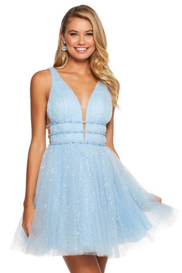 
                      
                        V Neck Tulle Short Homecoming Dress With Beading
                      
                    