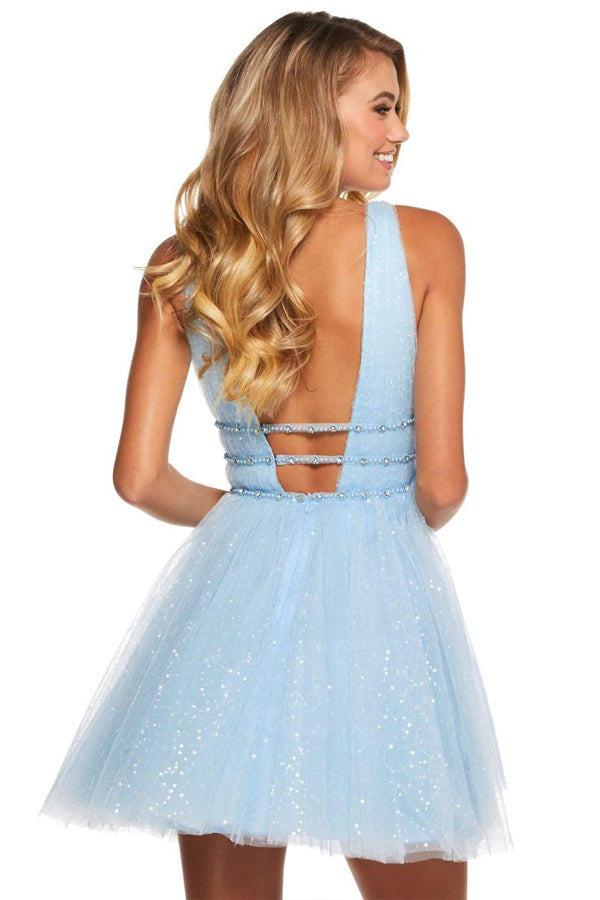 
                      
                        V Neck Tulle Short Homecoming Dress With Beading
                      
                    