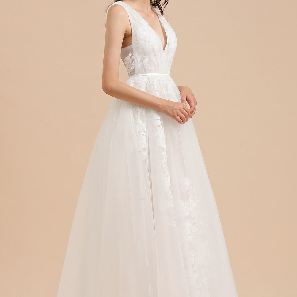 
                      
                        White Tulle Lace Appliques Wedding Dress V-Neck Floor Length Gowns
                      
                    